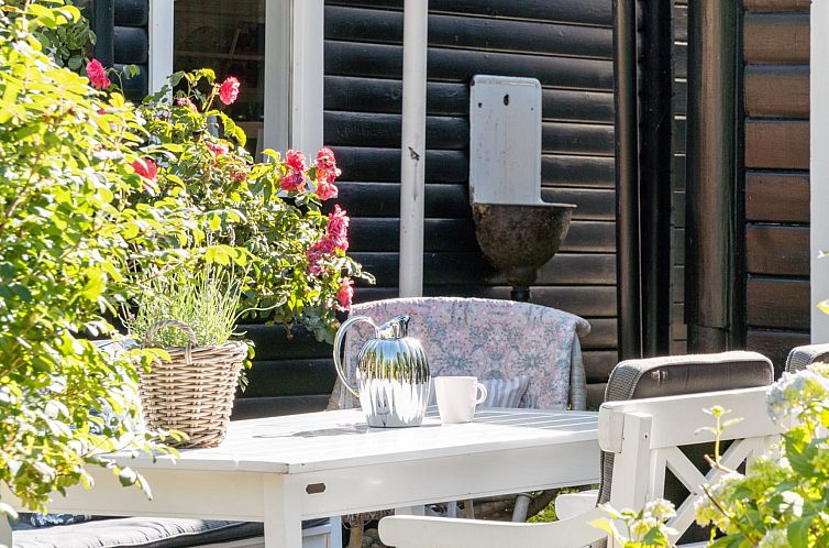 Vakantiehuis "Esaias" - 1.1km from the sea