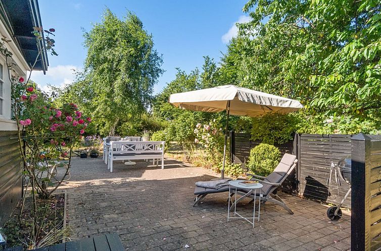 Vakantiehuis "Esaias" - 1.1km from the sea