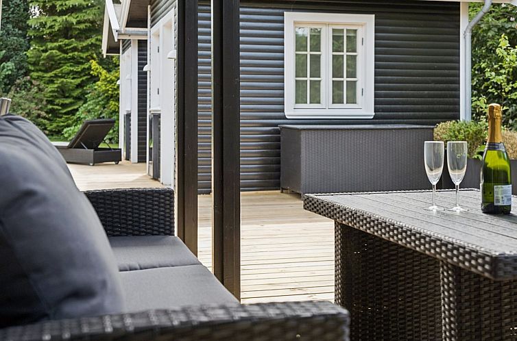 Vakantiehuis "Esaias" - 1.1km from the sea