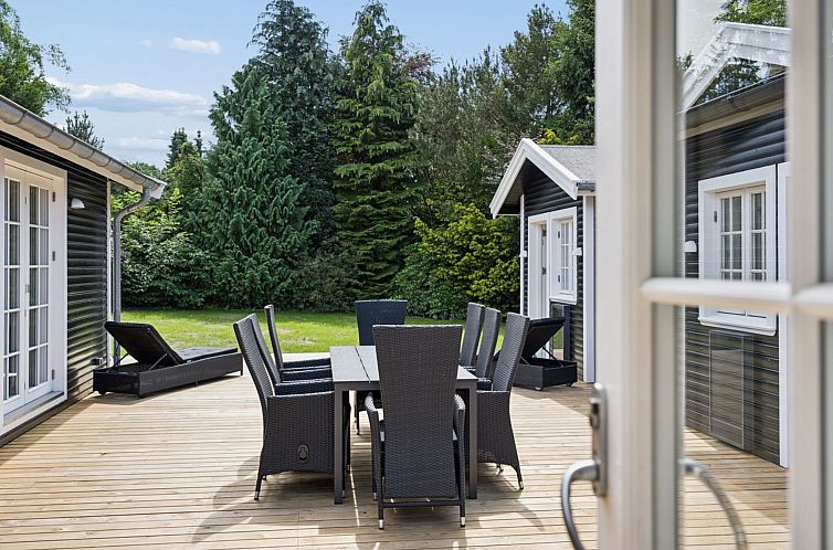 Vakantiehuis "Esaias" - 1.1km from the sea