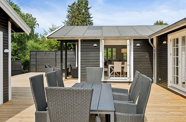 Vakantiehuis "Esaias" - 1.1km from the sea