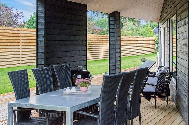 Vakantiehuis "Dorthie" - 800m from the sea