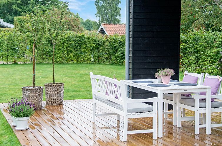 Vakantiehuis "Dorthie" - 800m from the sea