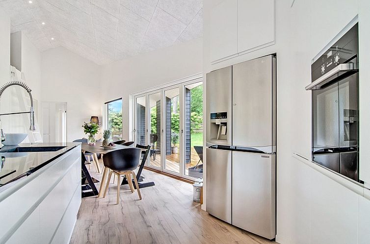 Vakantiehuis "Dorthie" - 800m from the sea