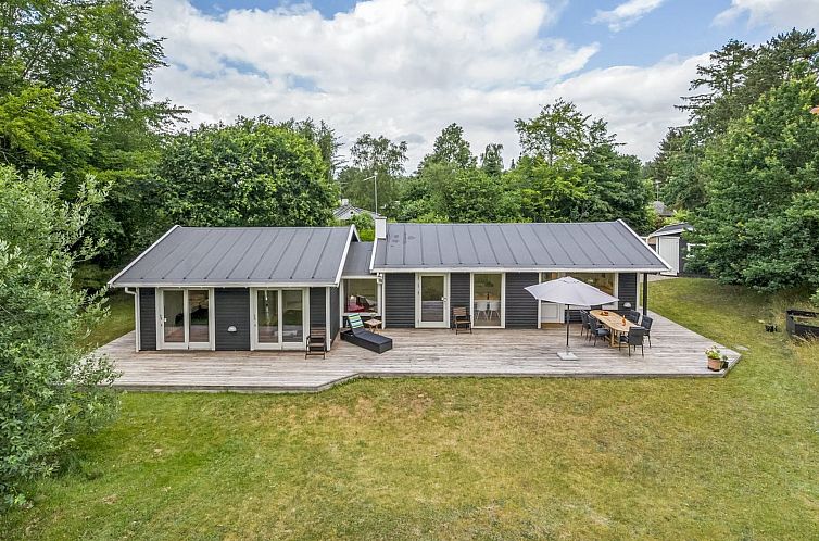 Vakantiehuis "Sverkel" - 700m from the sea