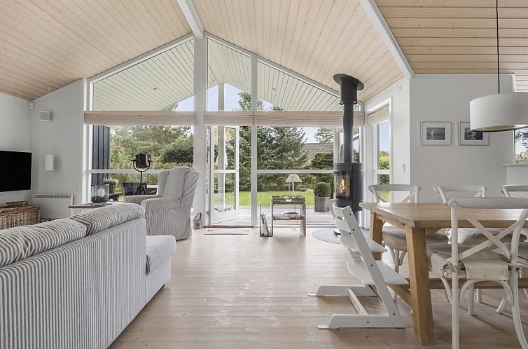 Vakantiehuis "Enken" - 750m from the sea