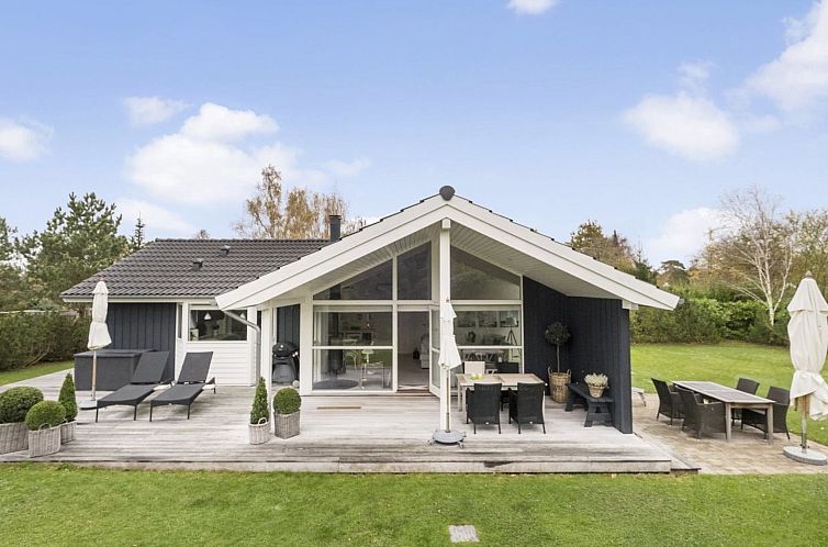 Vakantiehuis "Enken" - 750m from the sea