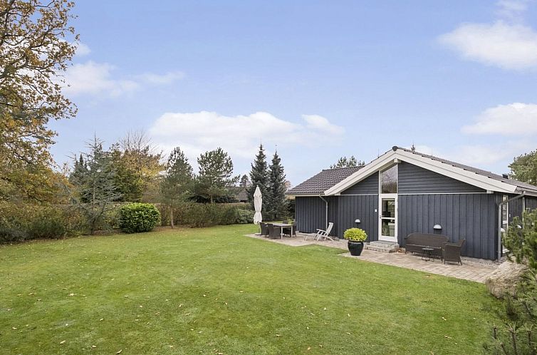 Vakantiehuis "Enken" - 750m from the sea