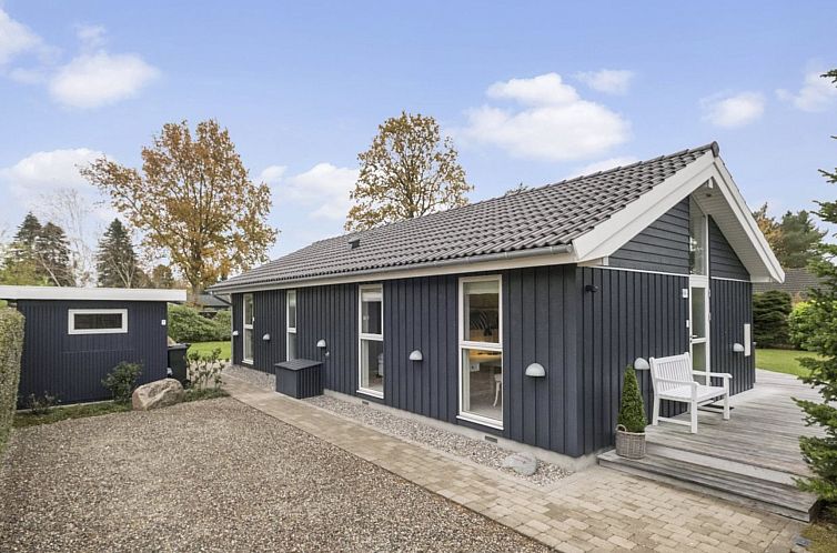 Vakantiehuis "Enken" - 750m from the sea