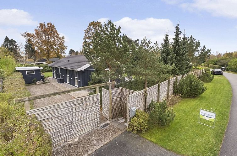 Vakantiehuis "Enken" - 750m from the sea