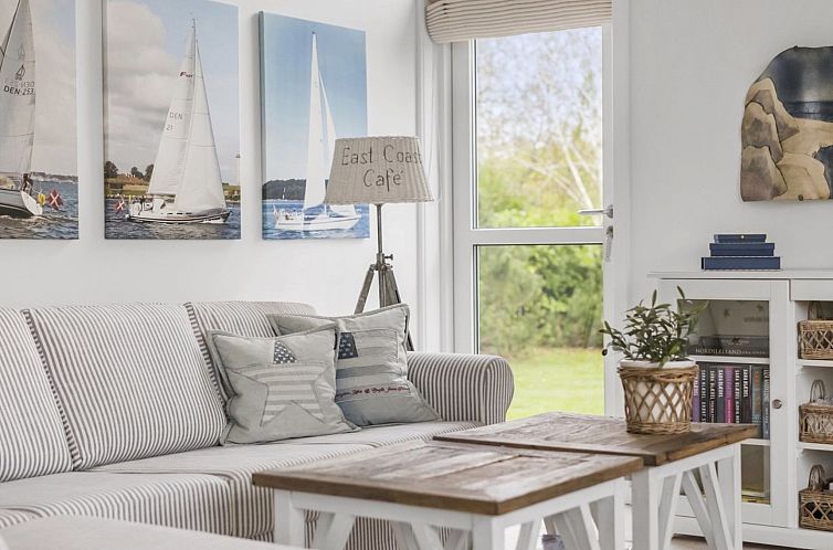 Vakantiehuis "Enken" - 750m from the sea