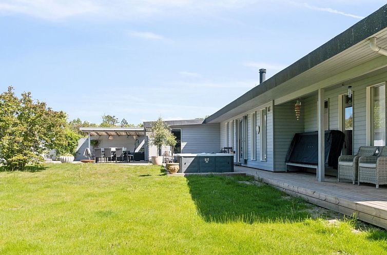 Vakantiehuis "Bodulf" - 300m from the sea