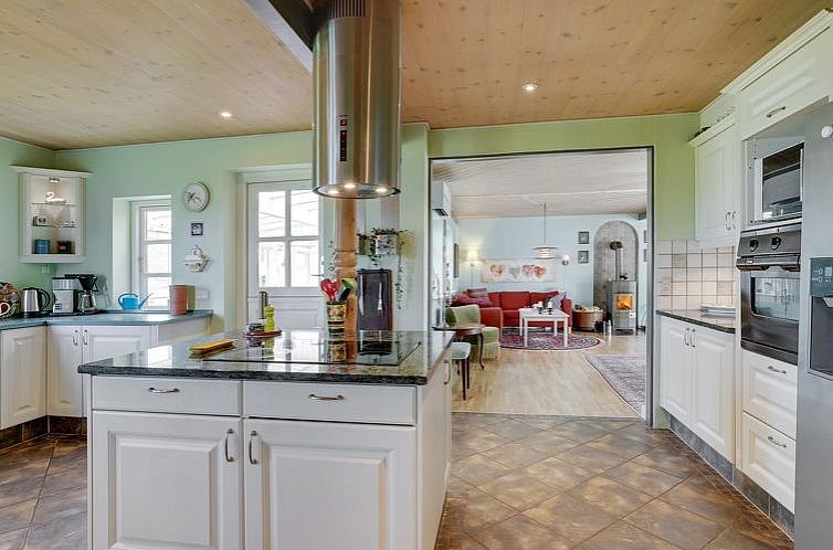 Vakantiehuis "Delina" - 200m from the sea