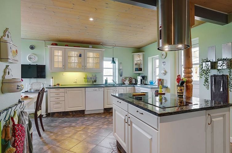 Vakantiehuis "Delina" - 200m from the sea