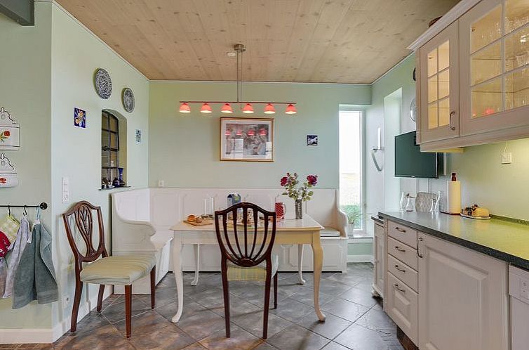 Vakantiehuis "Delina" - 200m from the sea