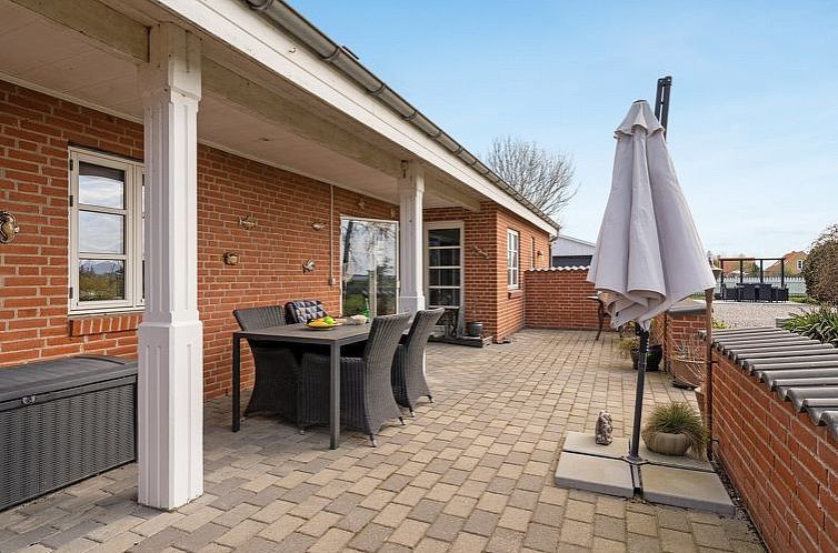 Vakantiehuis "Delina" - 200m from the sea