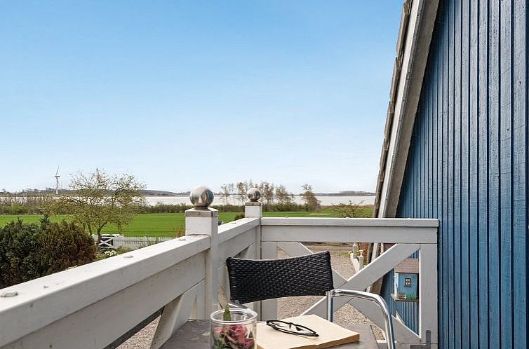 Vakantiehuis "Delina" - 200m from the sea