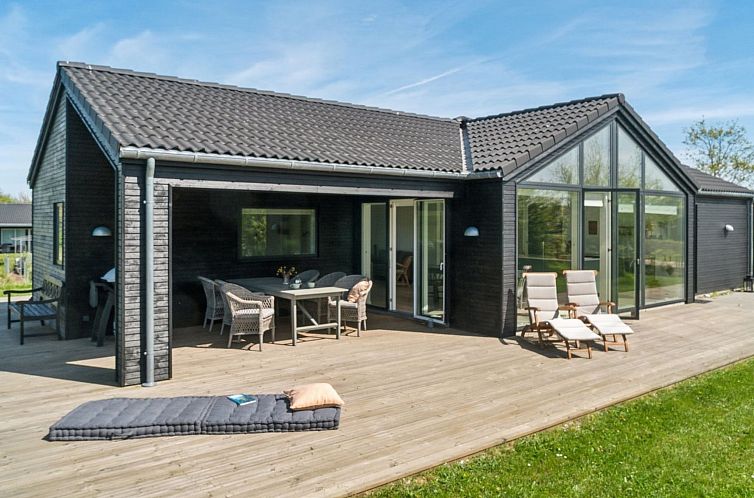 Guest house 0176701 - Holiday property Seeland - Vakantiehuis "Gregor" - 300m from the sea