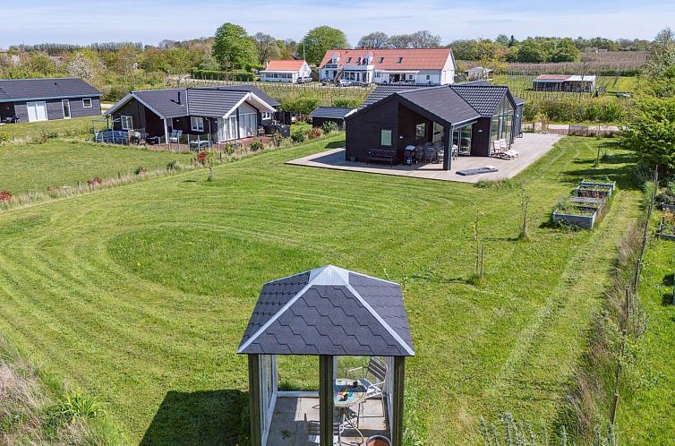 Vakantiehuis "Gregor" - 300m from the sea