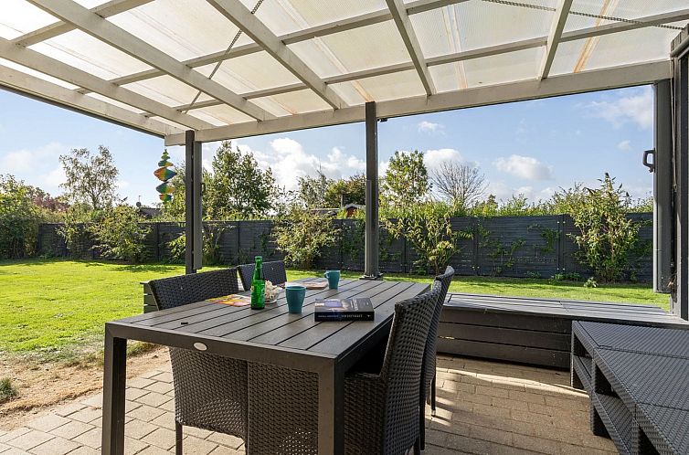 Vakantiehuis "Ilene" - 1km from the sea