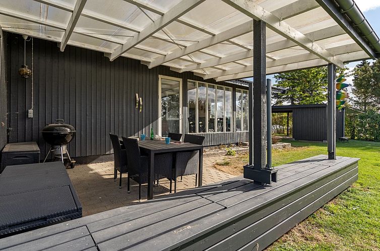 Vakantiehuis "Ilene" - 1km from the sea