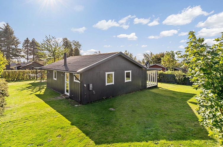 Vakantiehuis "Ilene" - 1km from the sea