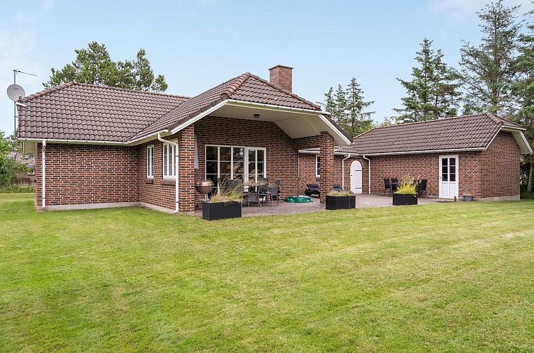 Vakantiehuis "Hjalmsvider" - 1km from the sea