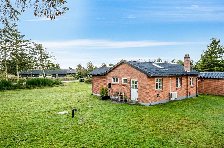 Vakantiehuis "Agni" - 800m from the sea