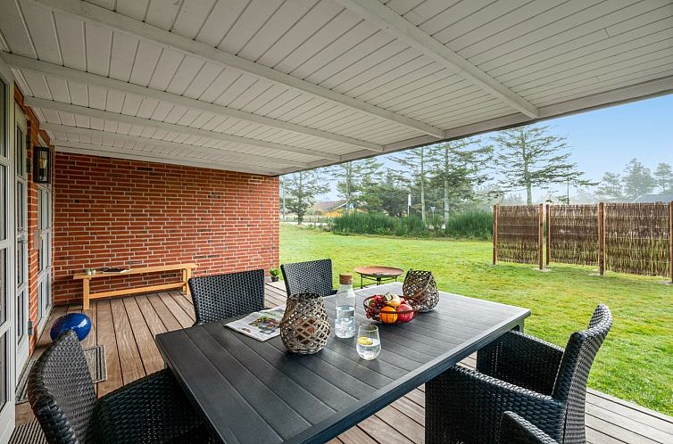 Vakantiehuis "Agni" - 800m from the sea