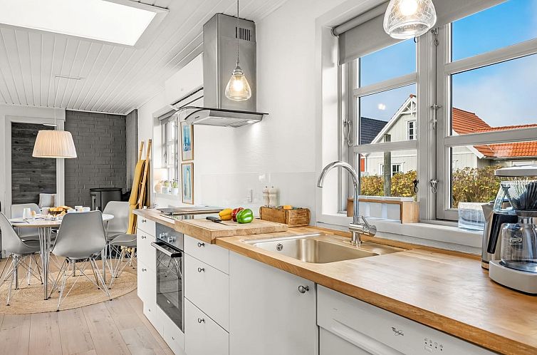 Vakantiehuis "Agni" - 800m from the sea