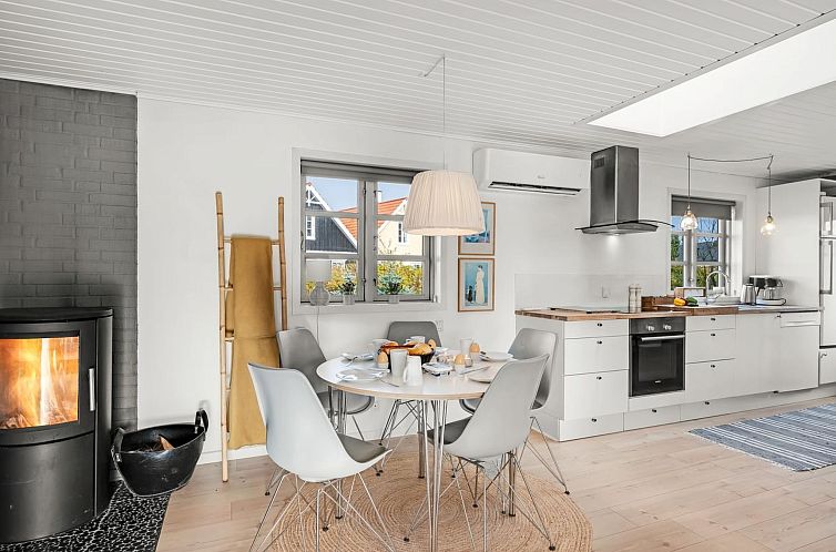 Vakantiehuis "Agni" - 800m from the sea