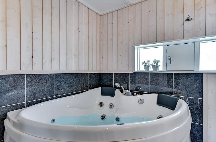 Vakantiehuis "Domna" - 800m from the sea