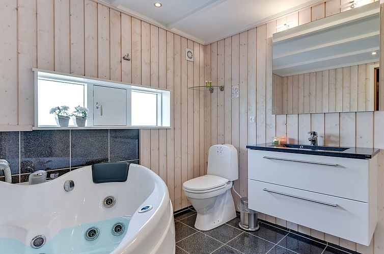 Vakantiehuis "Domna" - 800m from the sea