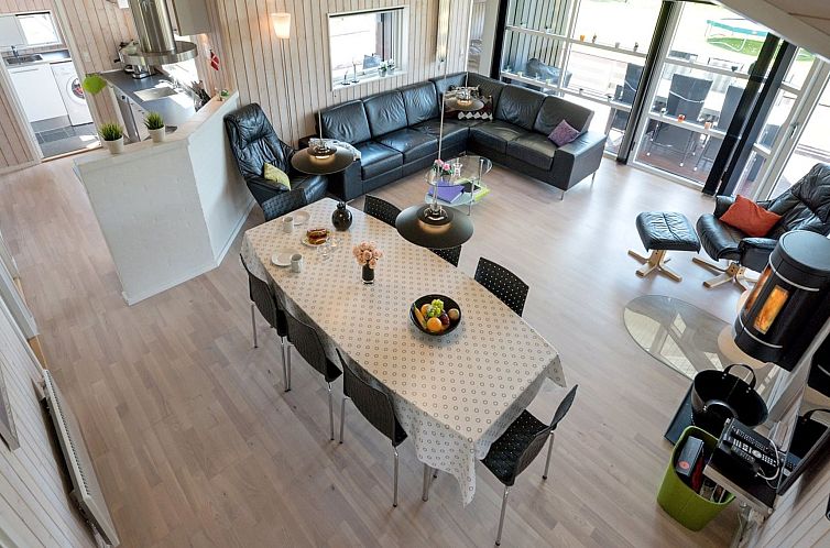 Vakantiehuis "Domna" - 800m from the sea