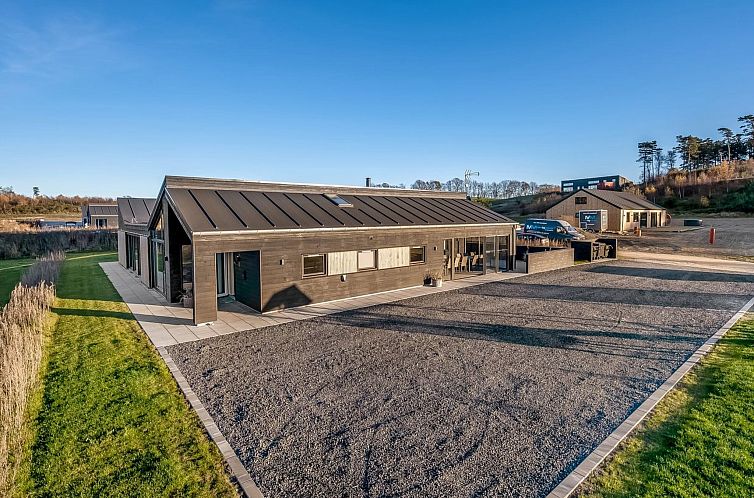 Vakantiehuis "Hana" - 800m from the sea