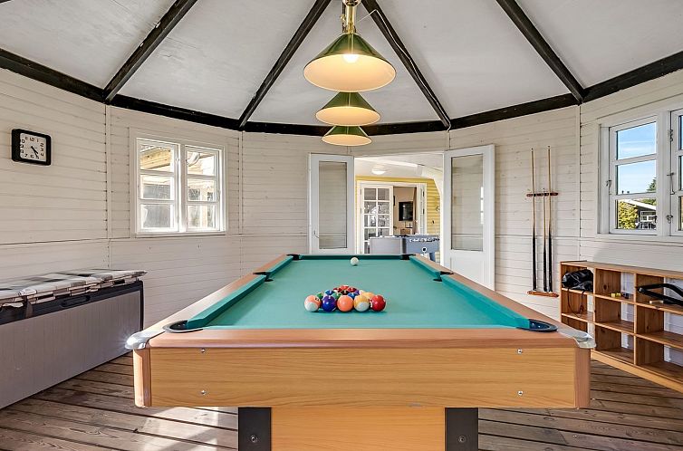 Vakantiehuis "Senija" - 6.5km from the sea