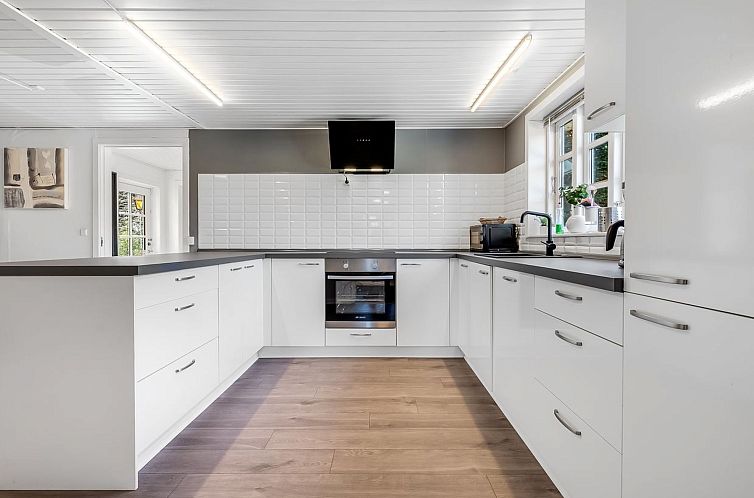 Vakantiehuis "Senija" - 6.5km from the sea