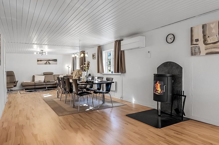 Vakantiehuis "Senija" - 6.5km from the sea