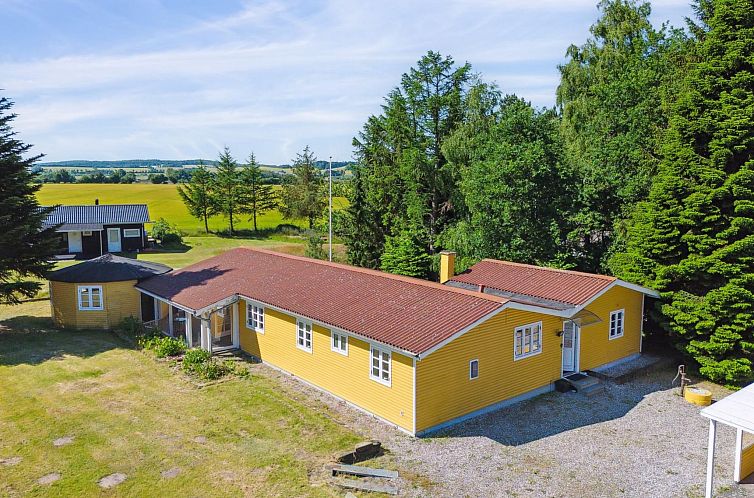 Vakantiehuis "Senija" - 6.5km from the sea