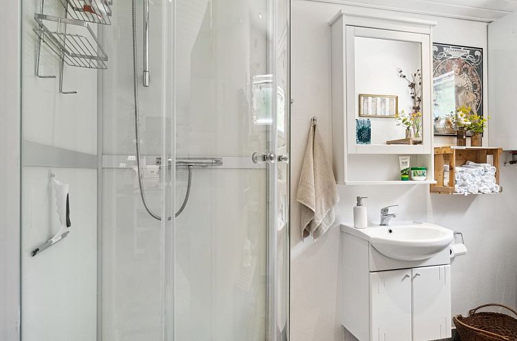 Vakantiehuis "Reika" - 1km from the sea