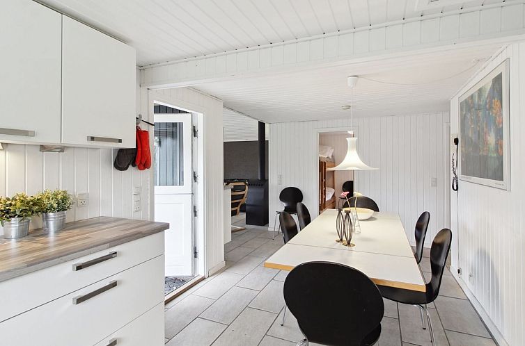 Vakantiehuis "Iris" - 300m from the sea