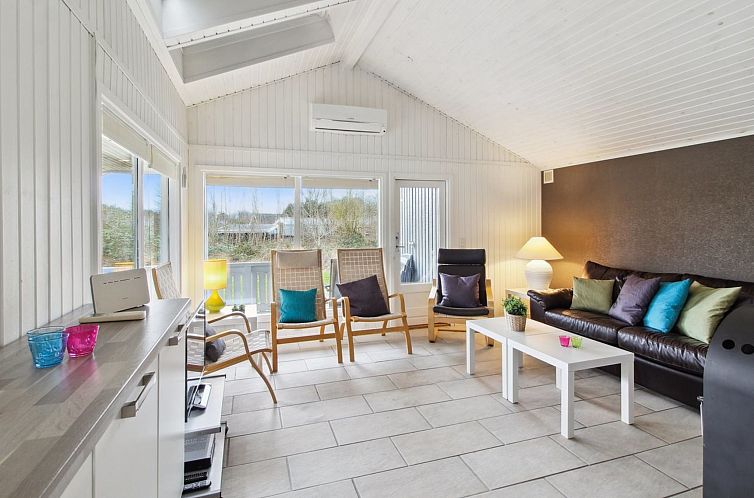 Vakantiehuis "Iris" - 300m from the sea