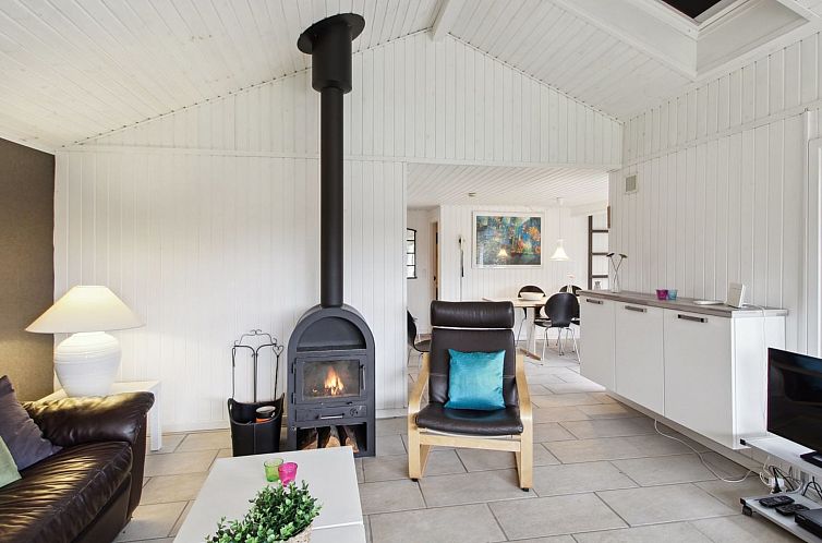 Vakantiehuis "Iris" - 300m from the sea