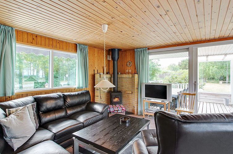Vakantiehuis "Eldina" - 100m from the sea