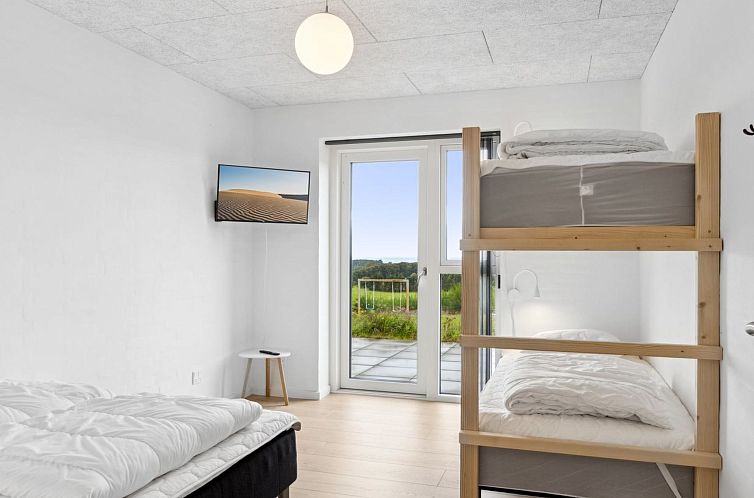 Vakantiehuis "Ann" - 1.3km from the sea