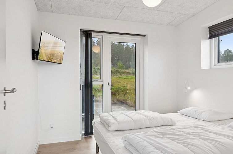Vakantiehuis "Ann" - 1.3km from the sea