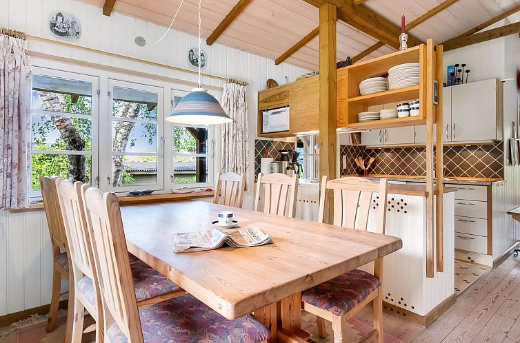 Vakantiehuis "Jarno" - 150m from the sea