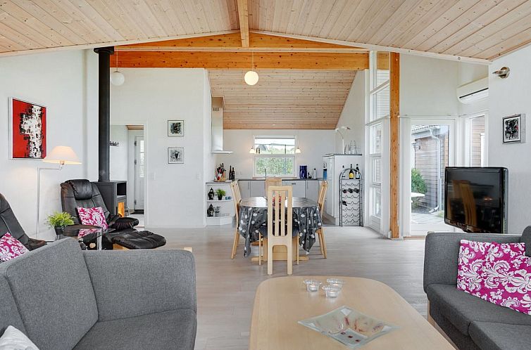 Vakantiehuis "Kimi" - 800m from the sea