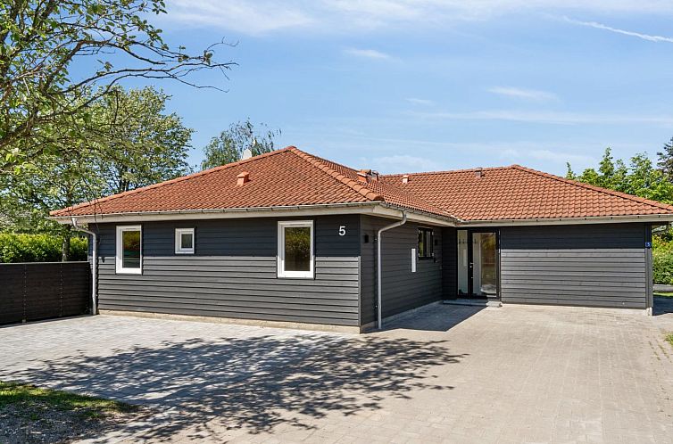 Vakantiehuis "Eunice" - 850m from the sea