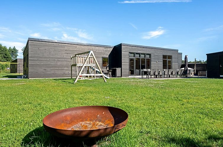 Vakantiehuis "Abbo" - 750m from the sea